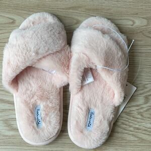 Splendid Pink Fuzzy Slippers Open Toe NWT